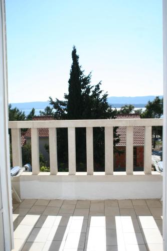 Apartments and rooms with WiFi Bol, Brac - 2875