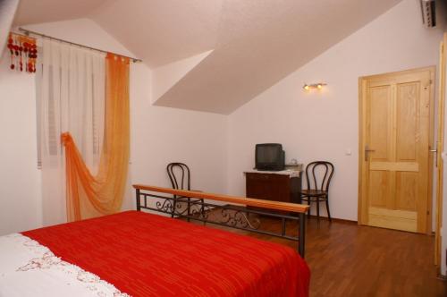 One-Bedroom Apartment with Terrace and Sea View image 10