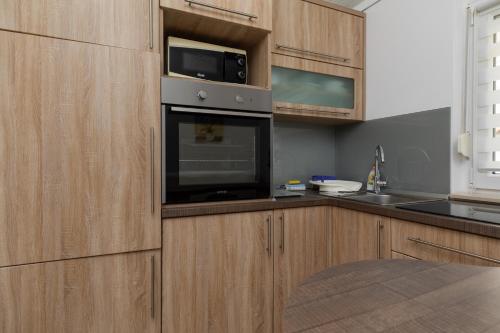 Two-Bedroom Apartment with Terrace and Sea View image 8
