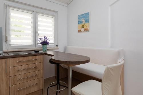 Two-Bedroom Apartment with Terrace and Sea View image 6