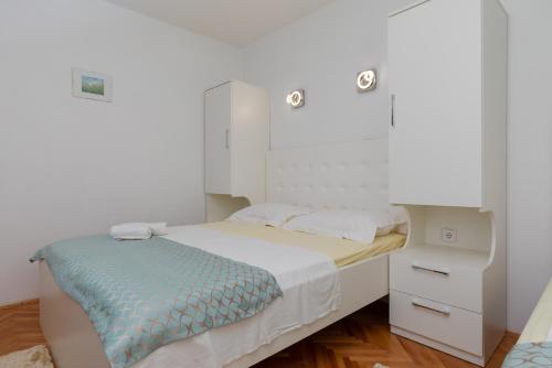 Two-Bedroom Apartment with Terrace and Sea View image 10