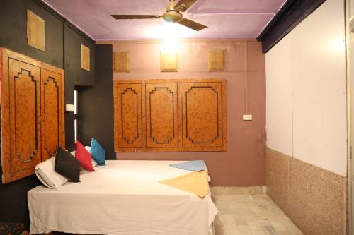 Budget Double Room image 4