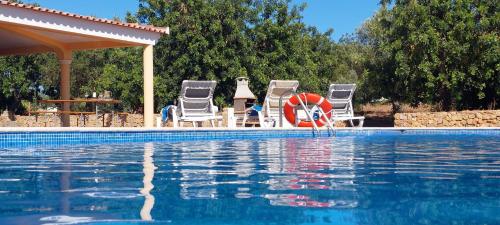 Stunning 8-Bed Villa in Estoi gîte à louer Pechão