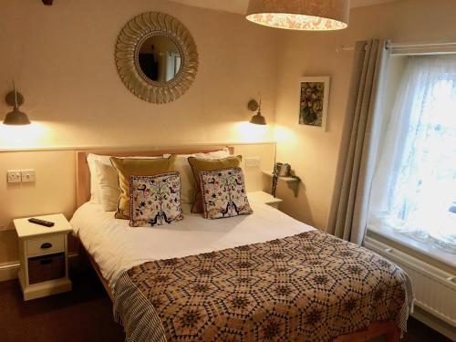 The Mousetrap Inn - main image