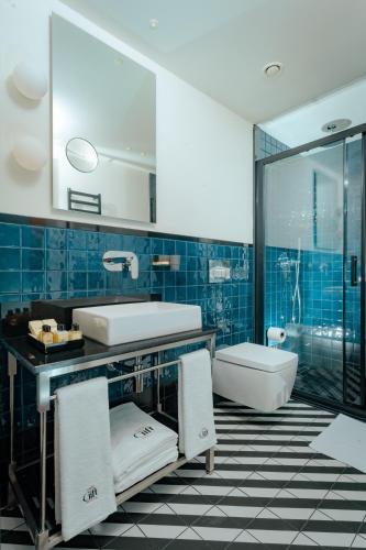 room detail thumbnail 2