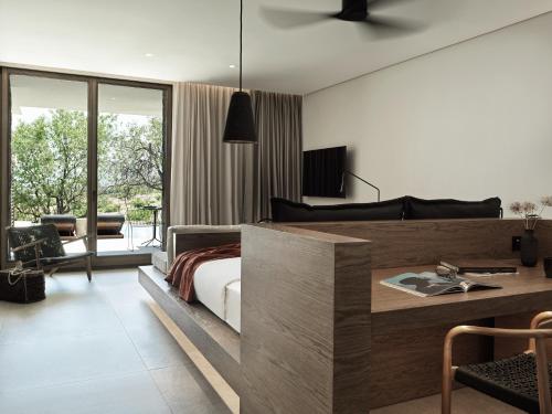 room detail thumbnail 1
