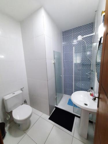Bathroom, Brilho do Sol Suite in Arraial do Cabo