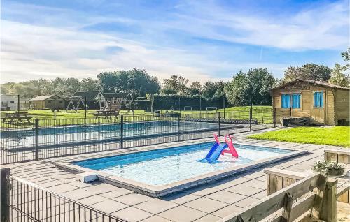 Nice home in Tzummarum with Outdoor swimming pool WiFi and 2 Bedrooms - image 8