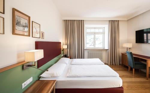 1 queen bed