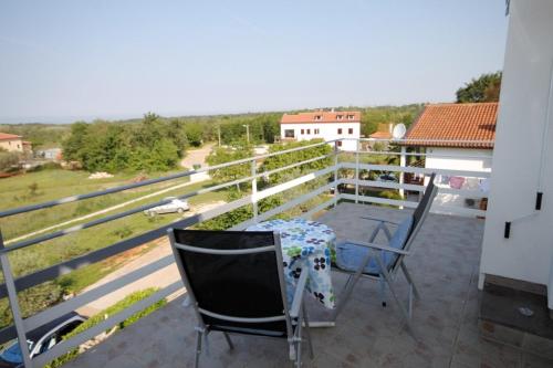 Erkély/terasz, Apartments and rooms with a swimming pool Babici, Umag - 3046 in Babici
