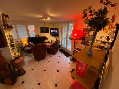 Une Chambre Chez Habitant in Saint-Fargeau-Ponthierry