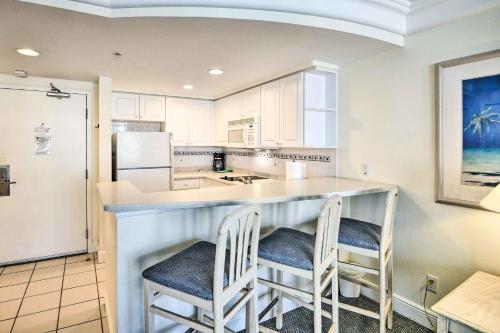 Sunny Daytona Beach Gem with Ocean Views! in Daytona Beach, USA