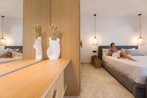 386365655 Milestones Naxos