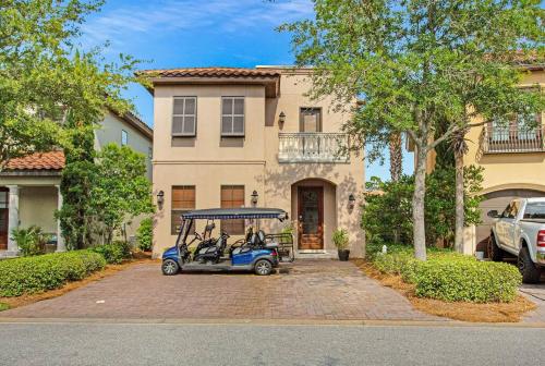 Large 5-BR in golf and beach resort - 2 golf carts