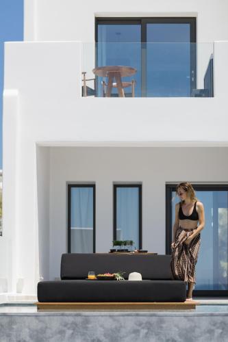 386369443 Milestones Naxos