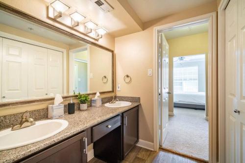 Uptown Escape - Modern, 1BD Apt near the Galleria in Houston, USA