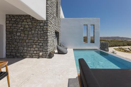 386373373 Milestones Naxos