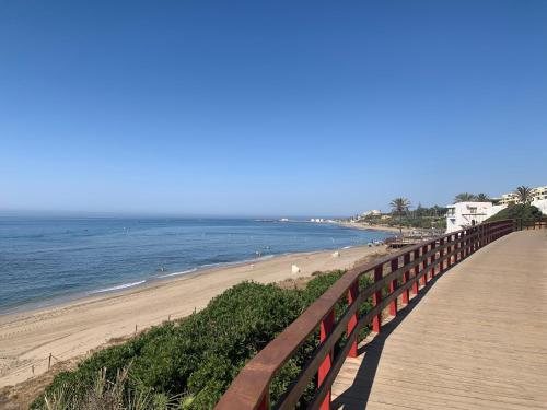 Lovely beachfront apartment in Calahonda 2