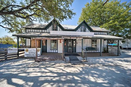 Pet-Friendly Harper Farmhouse with Large Deck! in Harper, USA