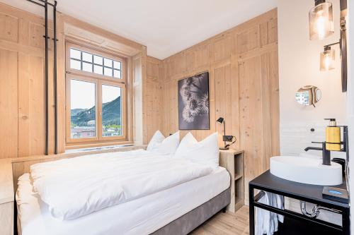 1 queen bed