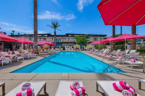 Swimming pool, The Paloma Resort in Cathedral City (CA)