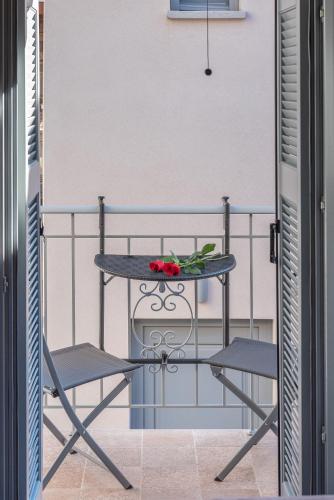 Erkély/terasz, OLYMPIA ROOMS in Mirina