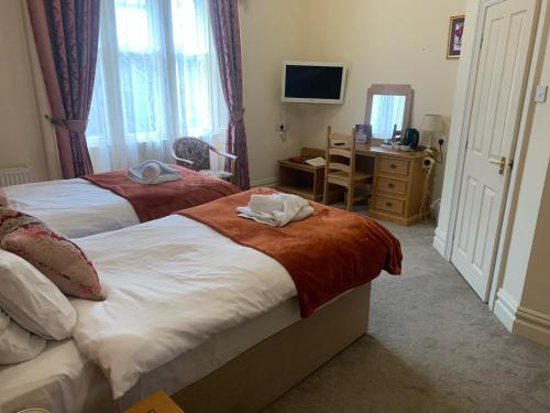 Farnley Tower Guesthouse - image 4
