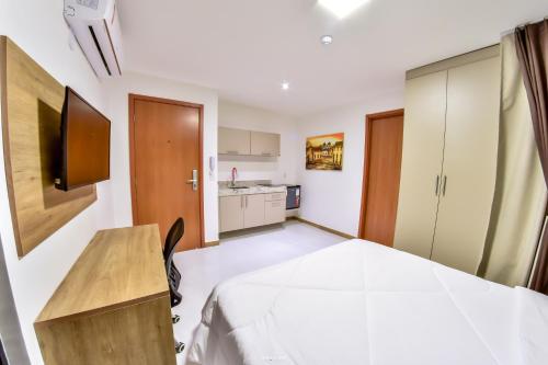 Double Room with Balcony image 3