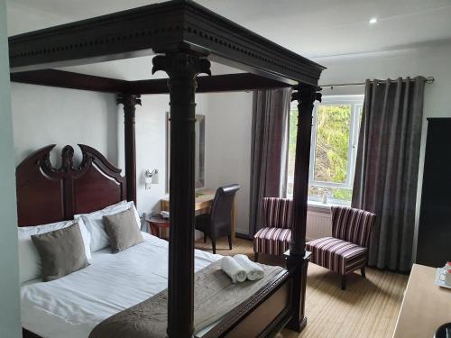 Four Poster Room