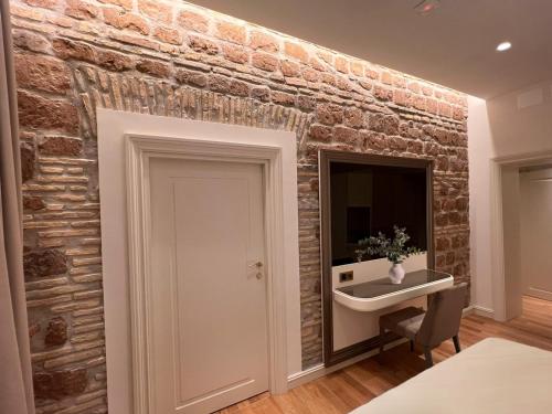 Martina Suites - image 8