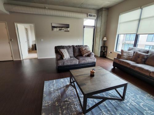 Penthouse Loft In The Flats in Cleveland, USA