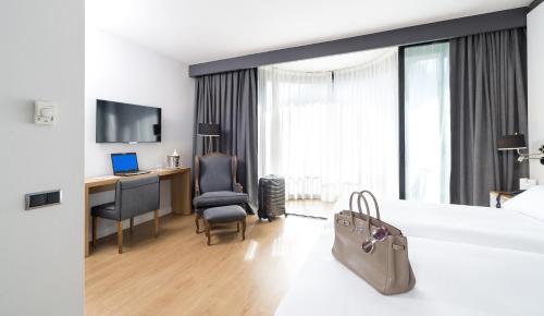 Guitart Grand Passage - main image