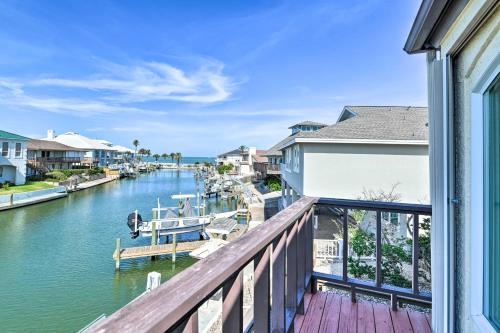 Gorgeous Waterfront Home Near Rockport Beach! - image 12