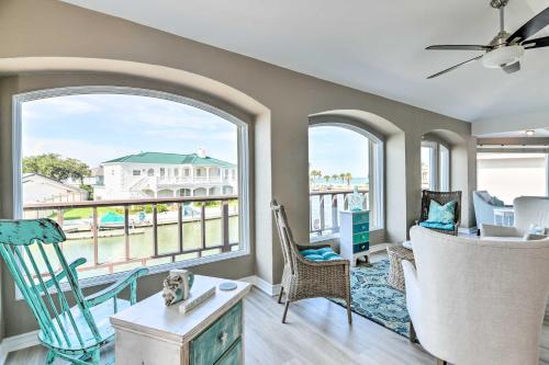 Gorgeous Waterfront Home Near Rockport Beach! - image 9