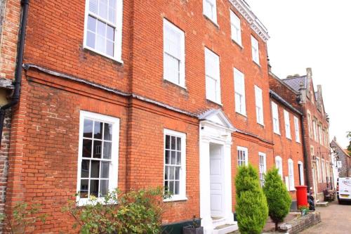 Elmham House - Pilgrim Hotel