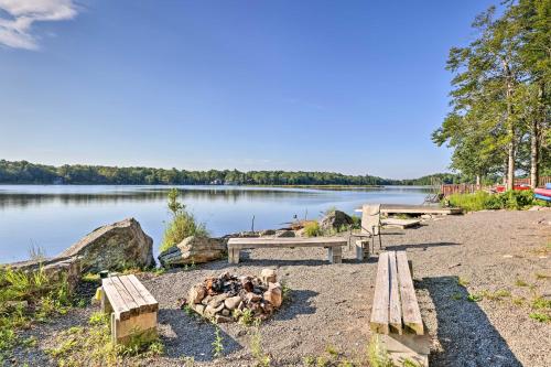 Pet-Friendly Tobyhanna Home with Dock and Lake Views! in Tobyhanna, USA