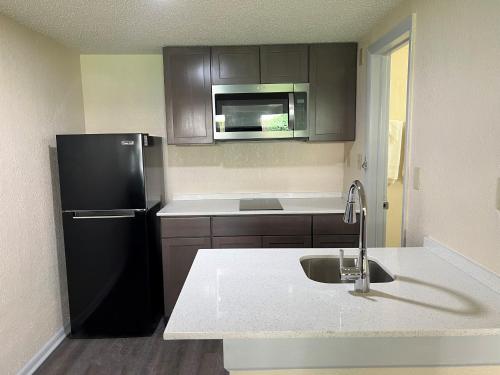 James River Inn & Suites - image 6
