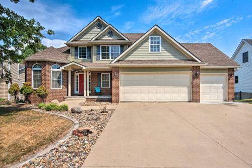Pet-Friendly Des Moines Home with Fenced Yard! in Des Moines, USA