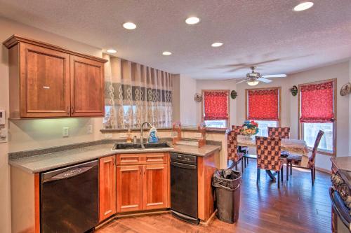 Pet-Friendly Des Moines Home with Fenced Yard! in Des Moines, USA