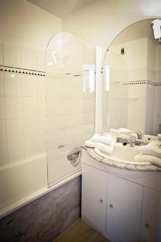 3 bedrooms, 5 beds