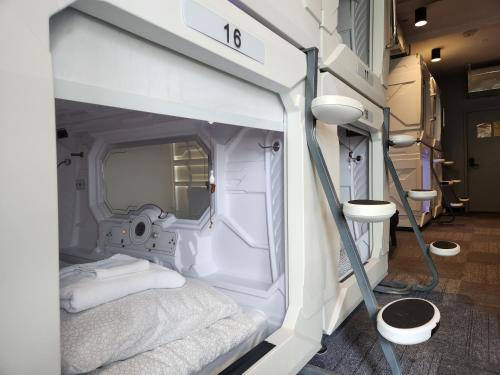 Single Bed in Mixed Dormitory Room