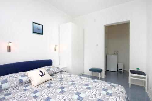 Double Room with Balcony and Sea View image 7