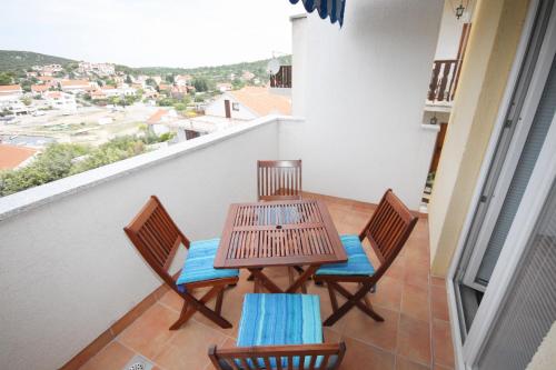 Apartments by the sea Tisno Murter - 3209 - image 3
