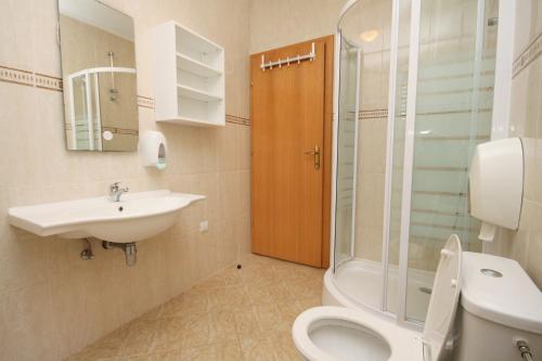 Apartments by the sea Rogoznica - 3262 - image 8
