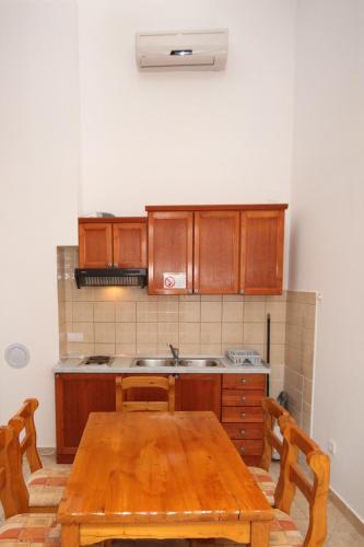 Apartments by the sea Rogoznica - 3262 - image 2