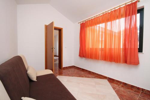 Apartments by the sea Rogoznica - 3262 - image 5