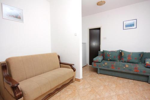Apartments with a parking space Hvar - 3229 - image 4