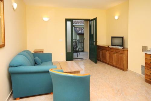 Apartments by the sea Rogoznica - 3265 - image 10