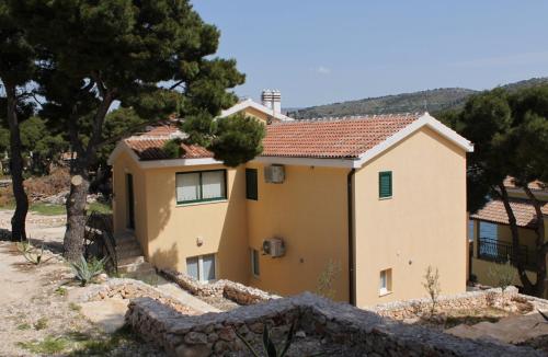 Apartments by the sea Rogoznica - 3265 - image 3