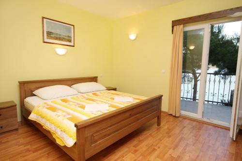 Apartments by the sea Rogoznica - 3265 - image 5